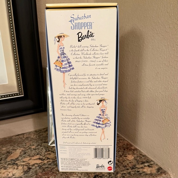 Barbie Suburban Shopper Doll - Picture 11 of 12